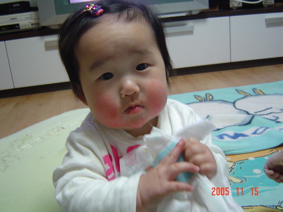 미소처럼 새침하게