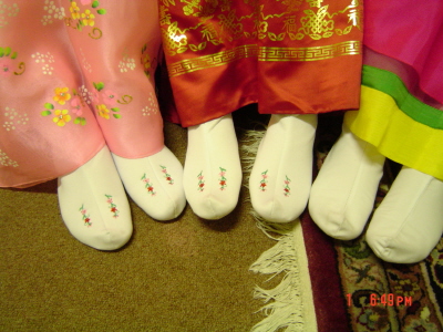 우리 세딸들의 버선발~~~~