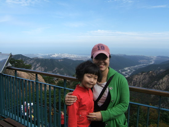 눈밑보조개가 너무나닮은 우리딸..