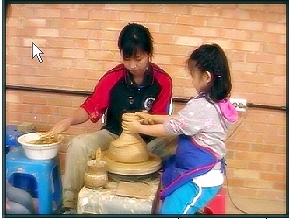 엄마! 나도 이젠 도자기 만들줄 알아요!!