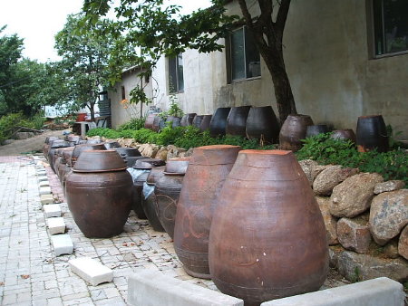 텃밭도서관의 항아리