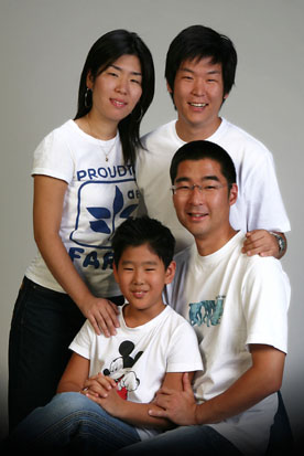 두 쌍의 닮은 꼴 형제