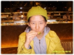 우~섹쉬하게 먹기~!..ㅋㅋㅋ..