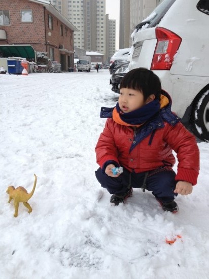 눈이 많이 온 날~ 신나게 놀아요~