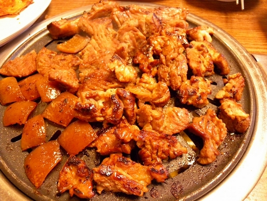 소화불량원인 다양하겠지만 과식이 주 원인인듯 해요~