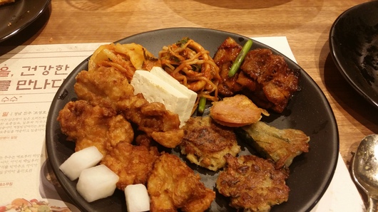 오랜만에 한식뷔페에 다녀왔습니다 맛있네요