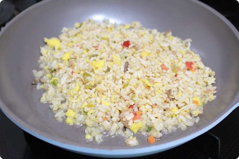 오뚜기 맛있는 볶음밥 놀러갈때 간편하게 좋구나~