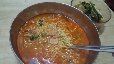 간편하게 부대찌개 끓이는 방법 ! ㅎㅎ