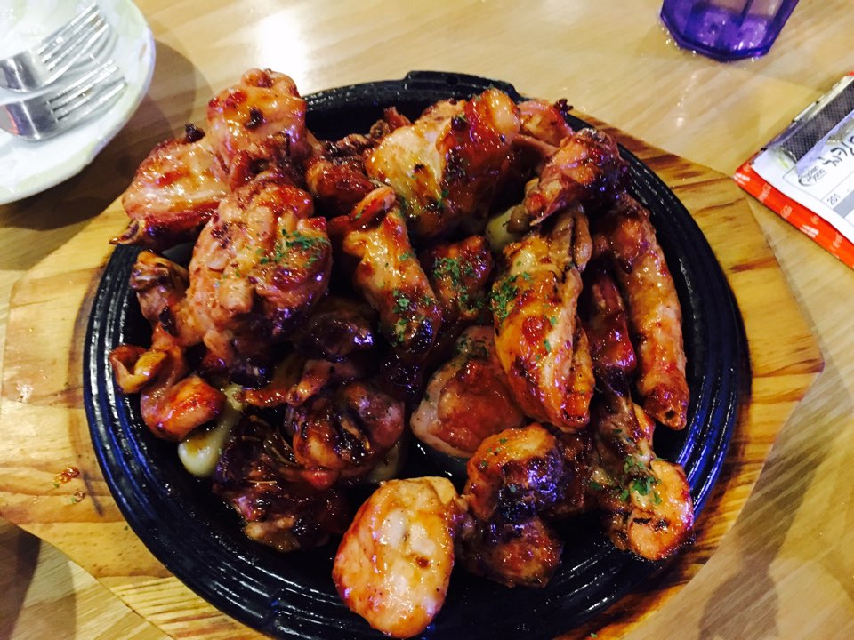 치킨매니아 까망마늘오븐구이 먹어봤어요ㅎㅎ