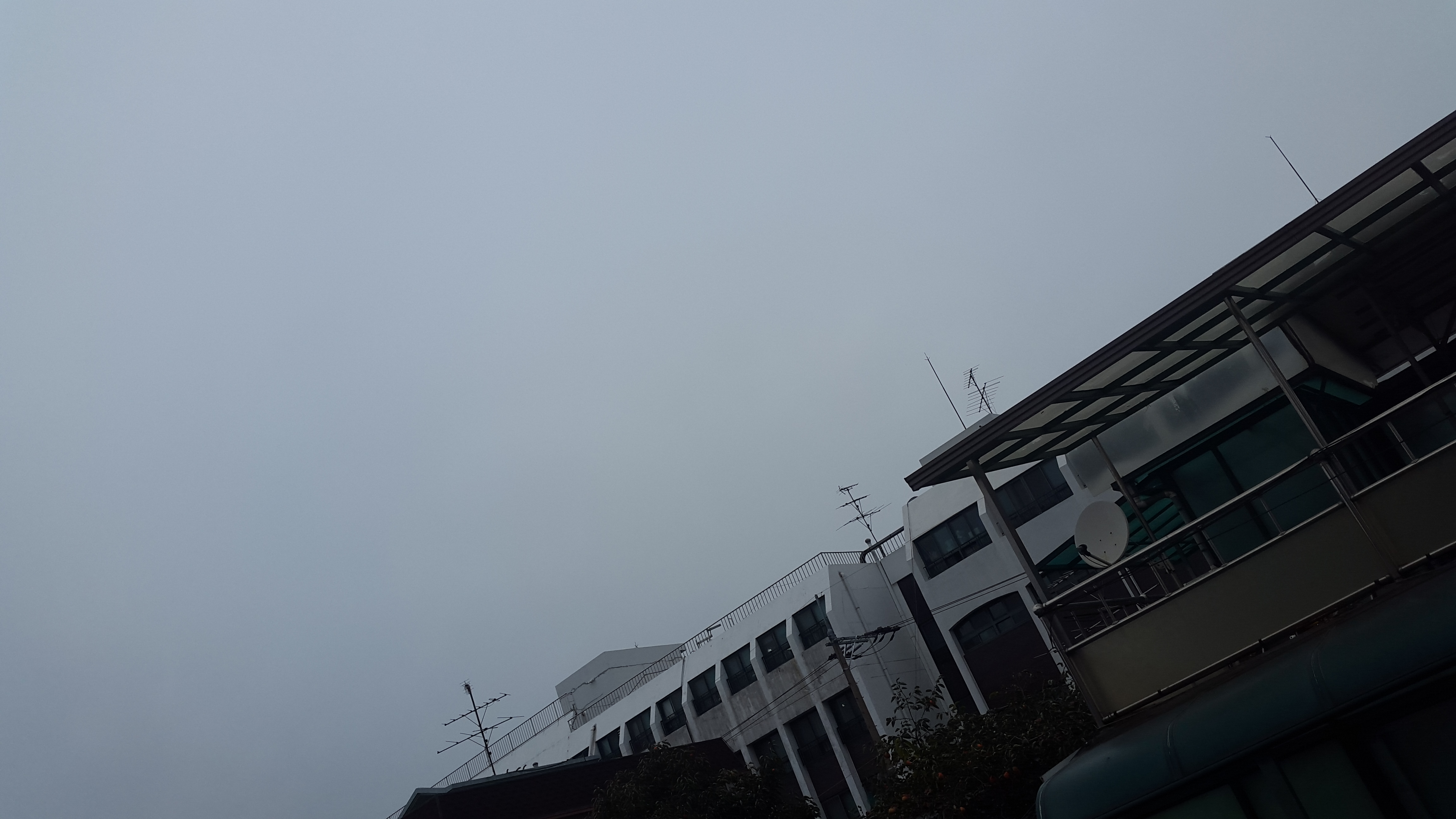 오늘 하늘입니다.