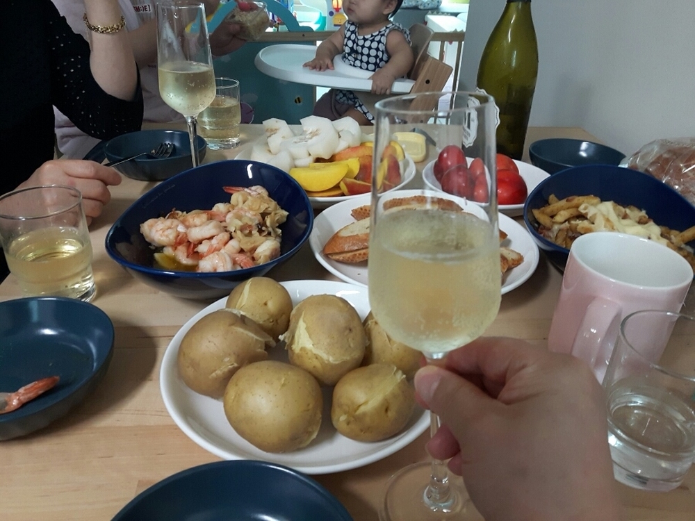 샴페인으로 건배