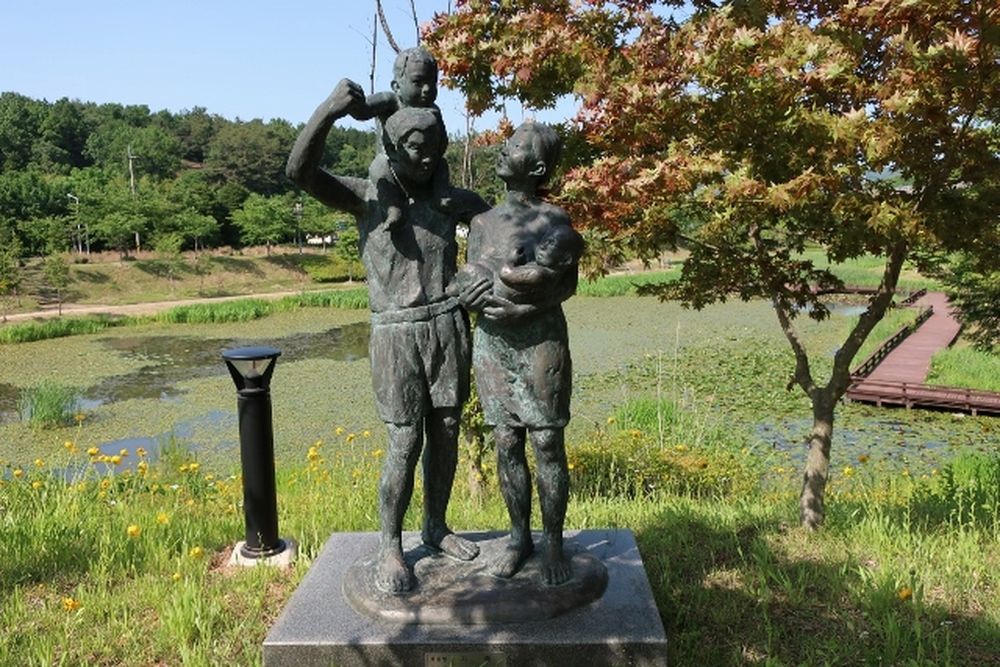 동윤천 공원에서 운동도 하고 식물도보고