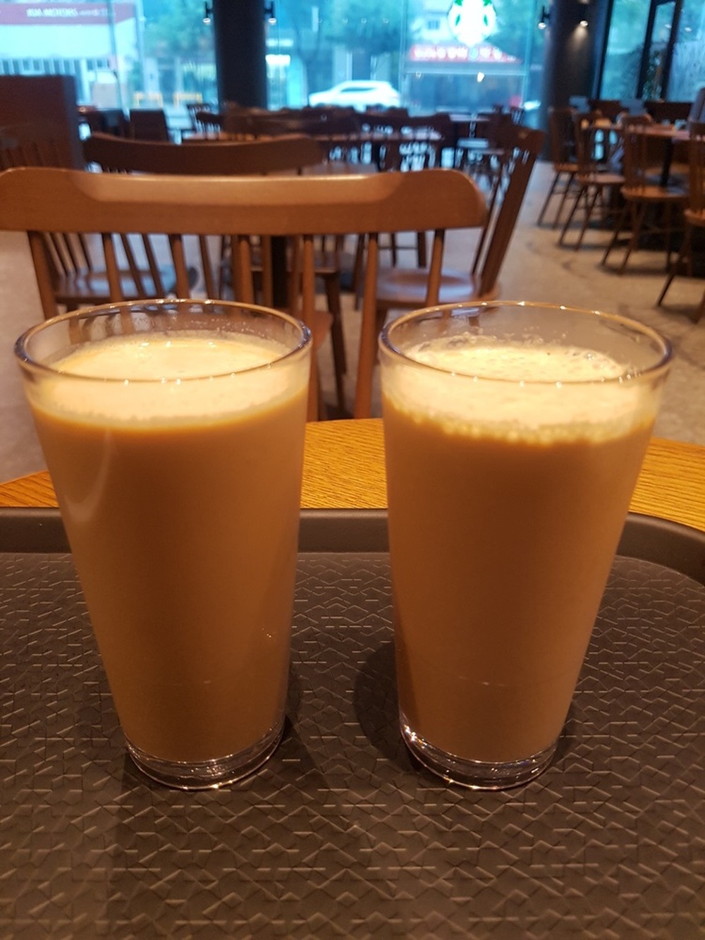 커피사진바로하네요^^