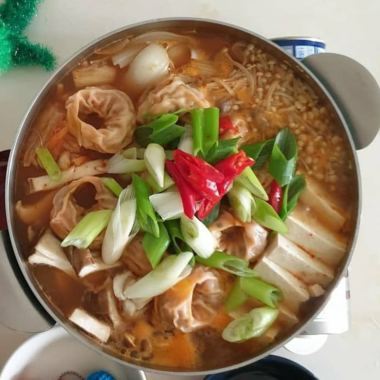 김치만두전골 보글보글