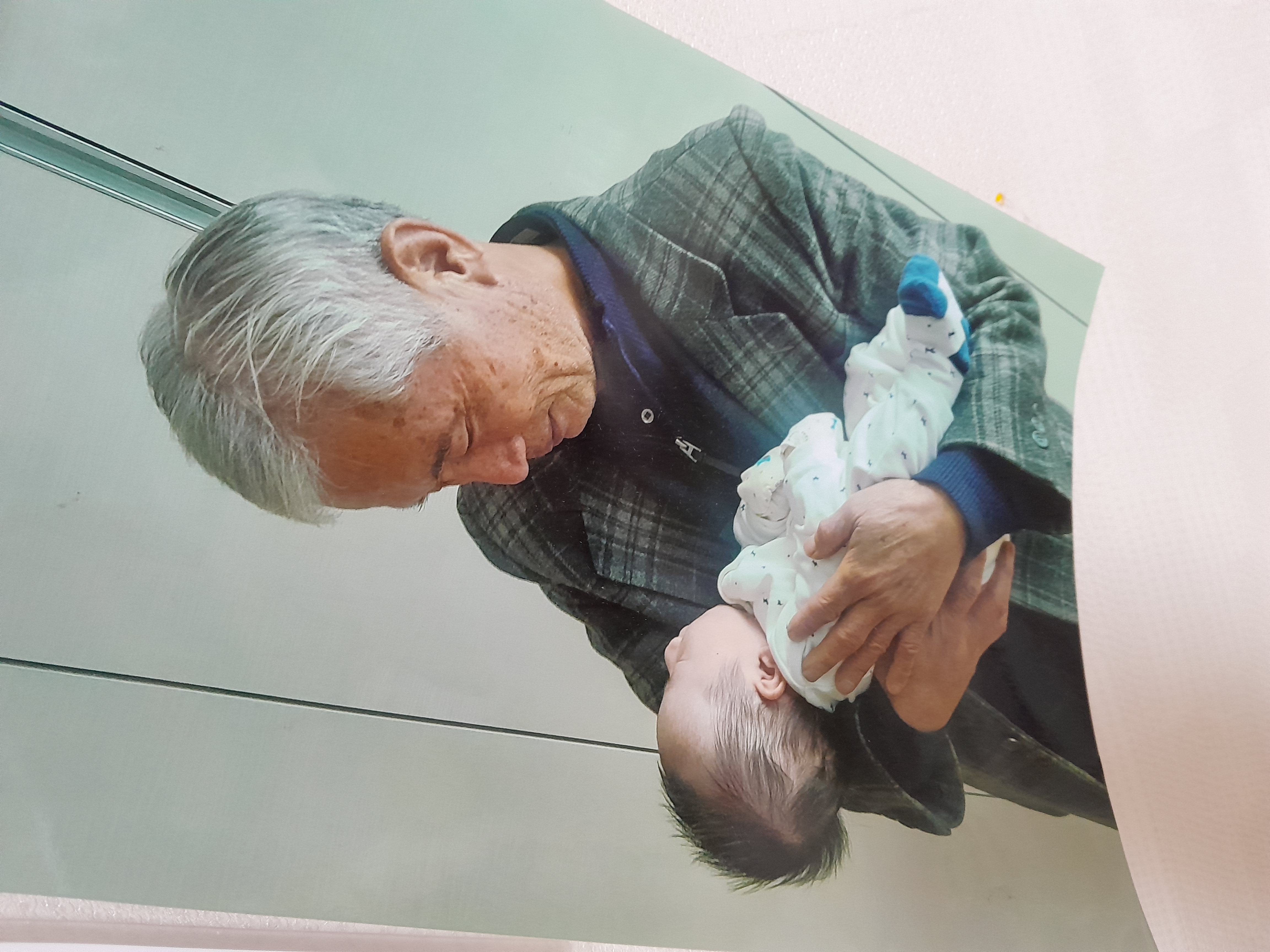 엎어놓고 패 주었으면 ..