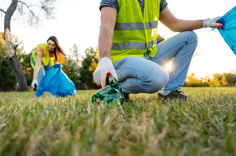 국민을 청소에 동원하는..